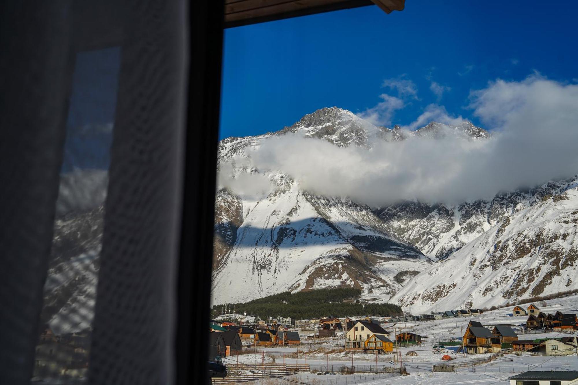 Peak Hotel Kazbegi Exterior photo